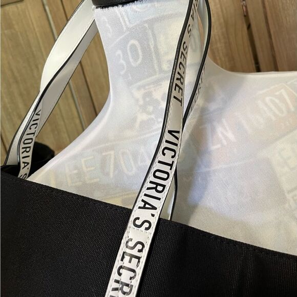 New Victoria’s Secret black and white tote bag. - Picture 5 of 6